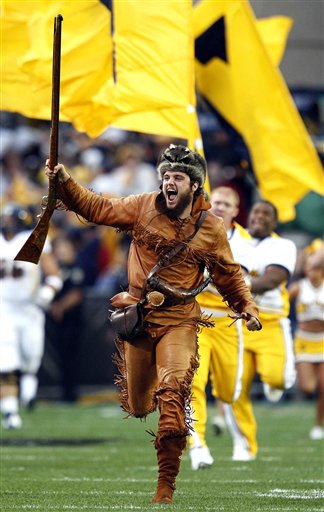 44105_mascots_dandy_dozen_college_football_medium